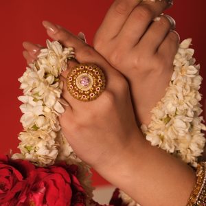ANTIQUE LADIES RING
