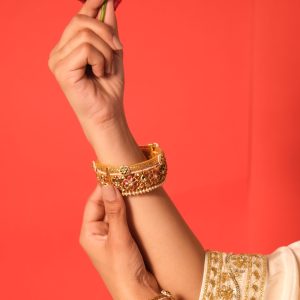 ANTIQUE KADA SET