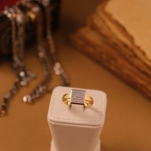 DIAMOND RING