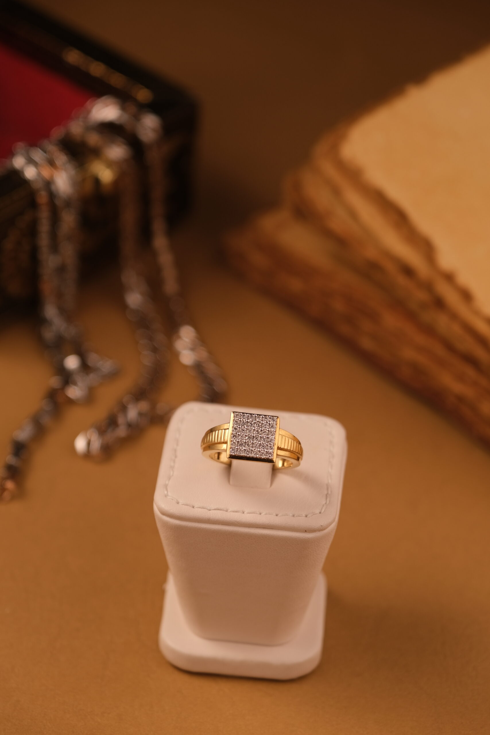 DIAMOND RING